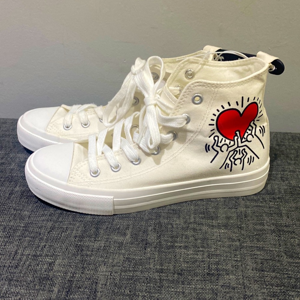 EXCLUSIVE! Keith Haring design sneakers. Sold out online.